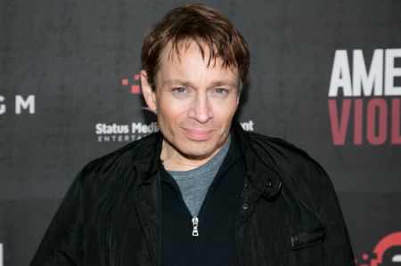 Actor and comedian Chris Kattan hold an estimated net worth of $6 million as of February 2021.